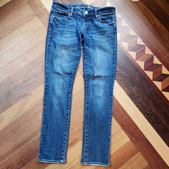American Eagle Outfitters Medium Wash Straight Leg Jeans Size 4 - Picture 2 of 16